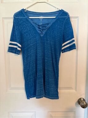 Women’s SO Brand Blue Lace-Up V-Neck Short Sleeve Tee with White Sleeve Stripes